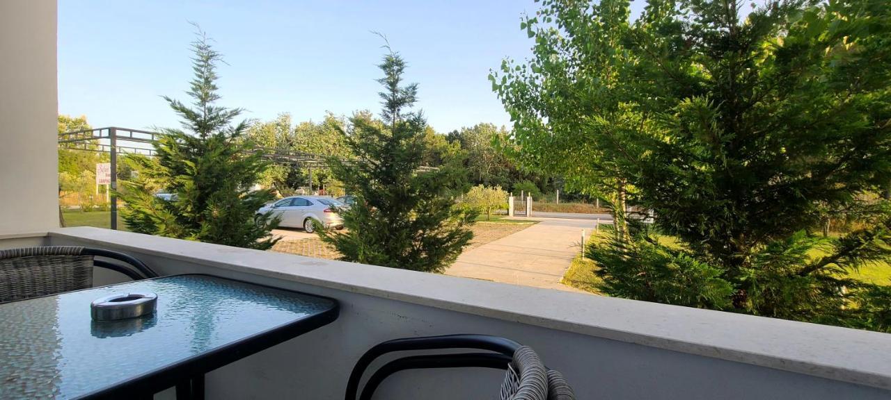 Riviera Inn Apartments Улцинь Екстер'єр фото