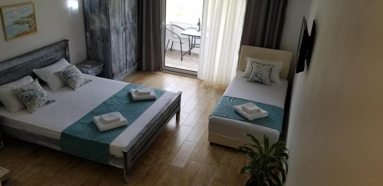 Riviera Inn Apartments Улцинь Екстер'єр фото