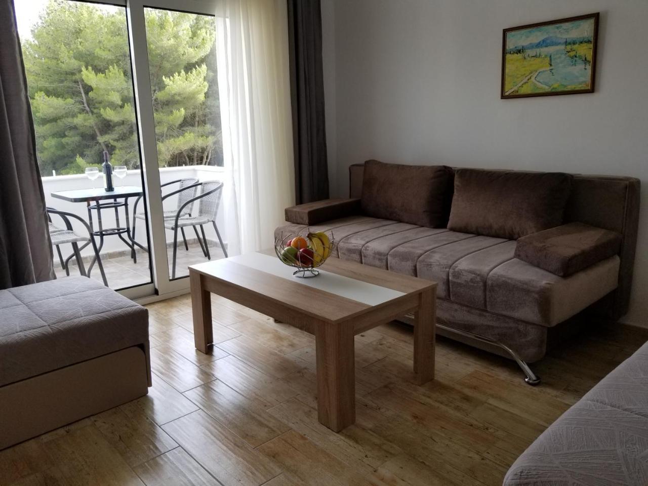 Riviera Inn Apartments Улцинь Екстер'єр фото
