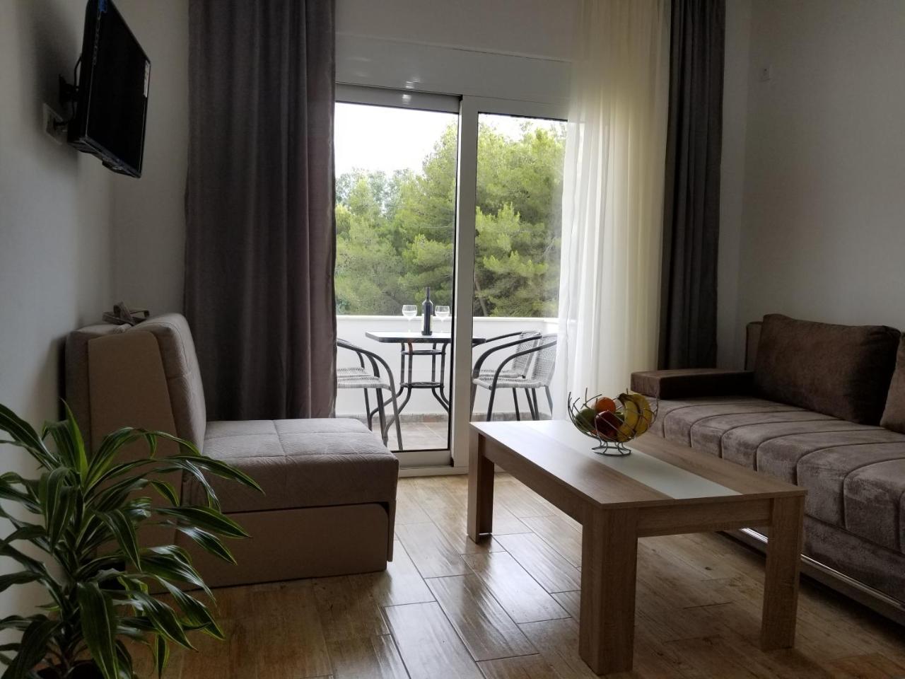 Riviera Inn Apartments Улцинь Екстер'єр фото