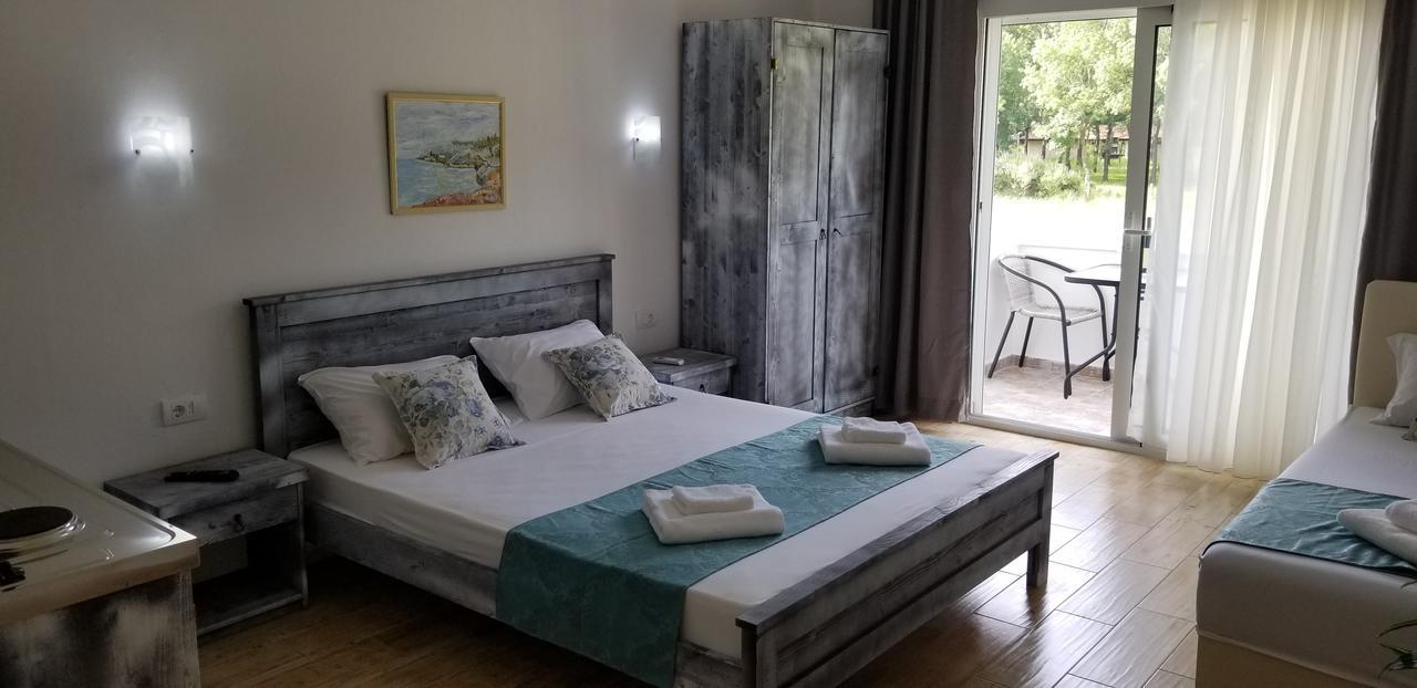 Riviera Inn Apartments Улцинь Екстер'єр фото