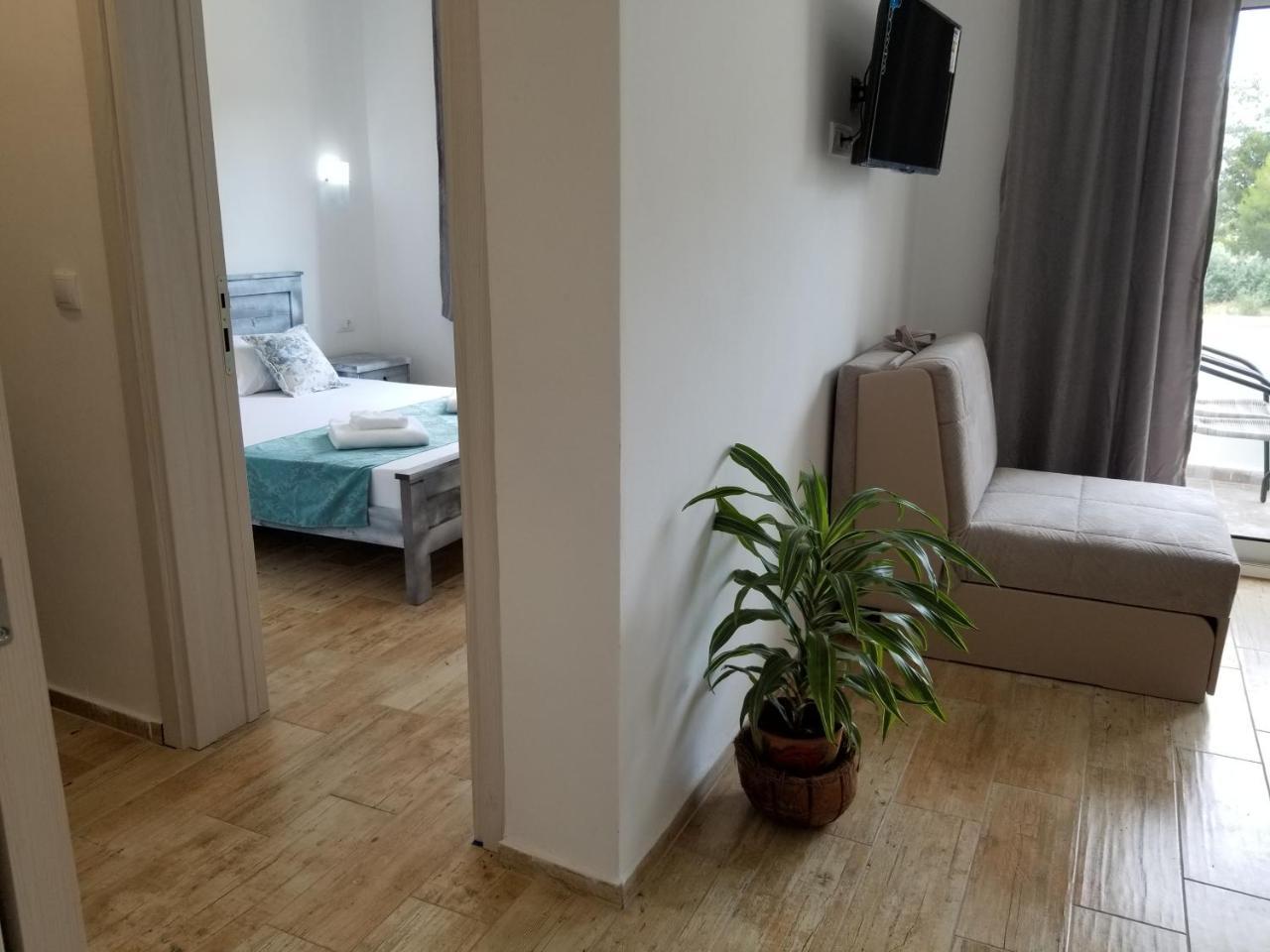Riviera Inn Apartments Улцинь Екстер'єр фото