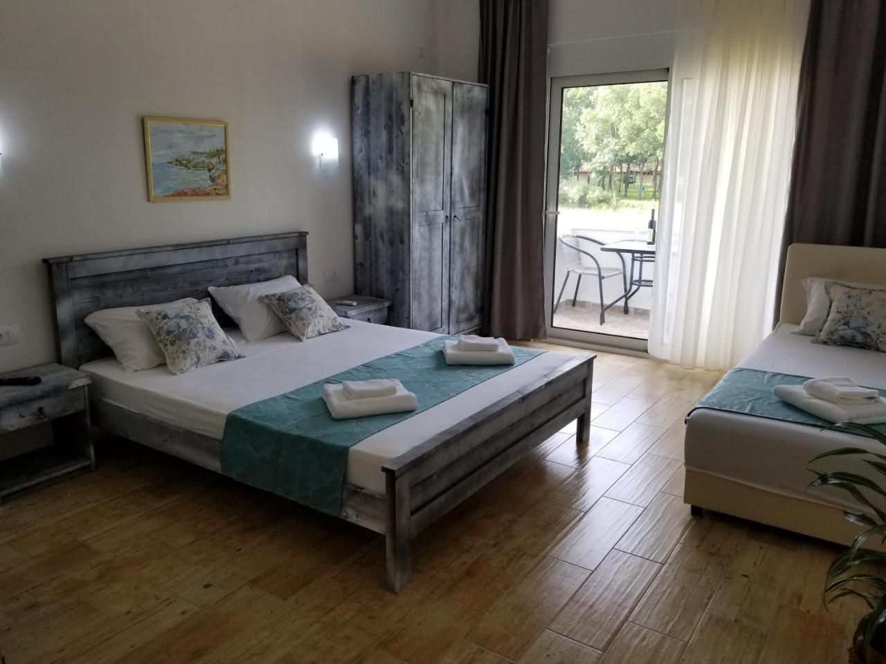 Riviera Inn Apartments Улцинь Екстер'єр фото